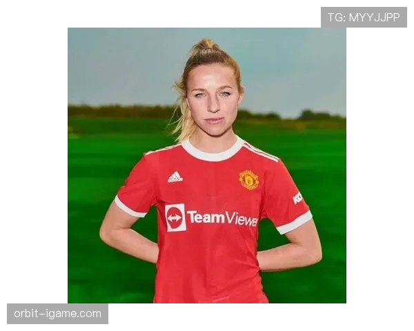 瑞士队红色新赛季球衣惊艳亮相,球迷热盼球队再创佳绩 瑞士队红色新赛季球衣惊艳亮相,球迷热盼球队再创佳绩