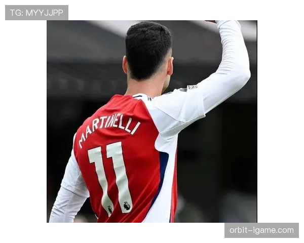 阿森纳球迷对萨卡的喜爱持续提升，其表现稳健备受期待